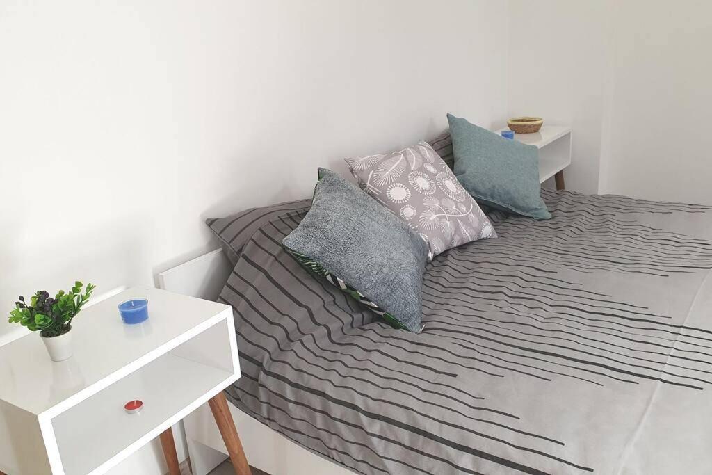 2+1 Apartm With Garden + Balcony , At Ladies Daire Kuşadası