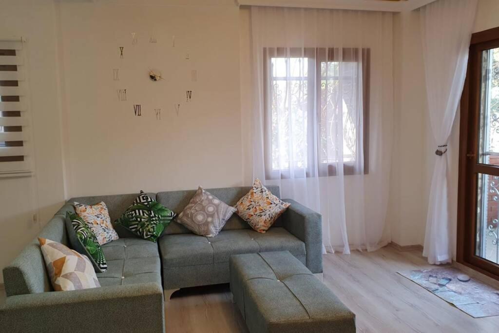 Daire 2+1 Apartm With Garden + Balcony , At Ladies