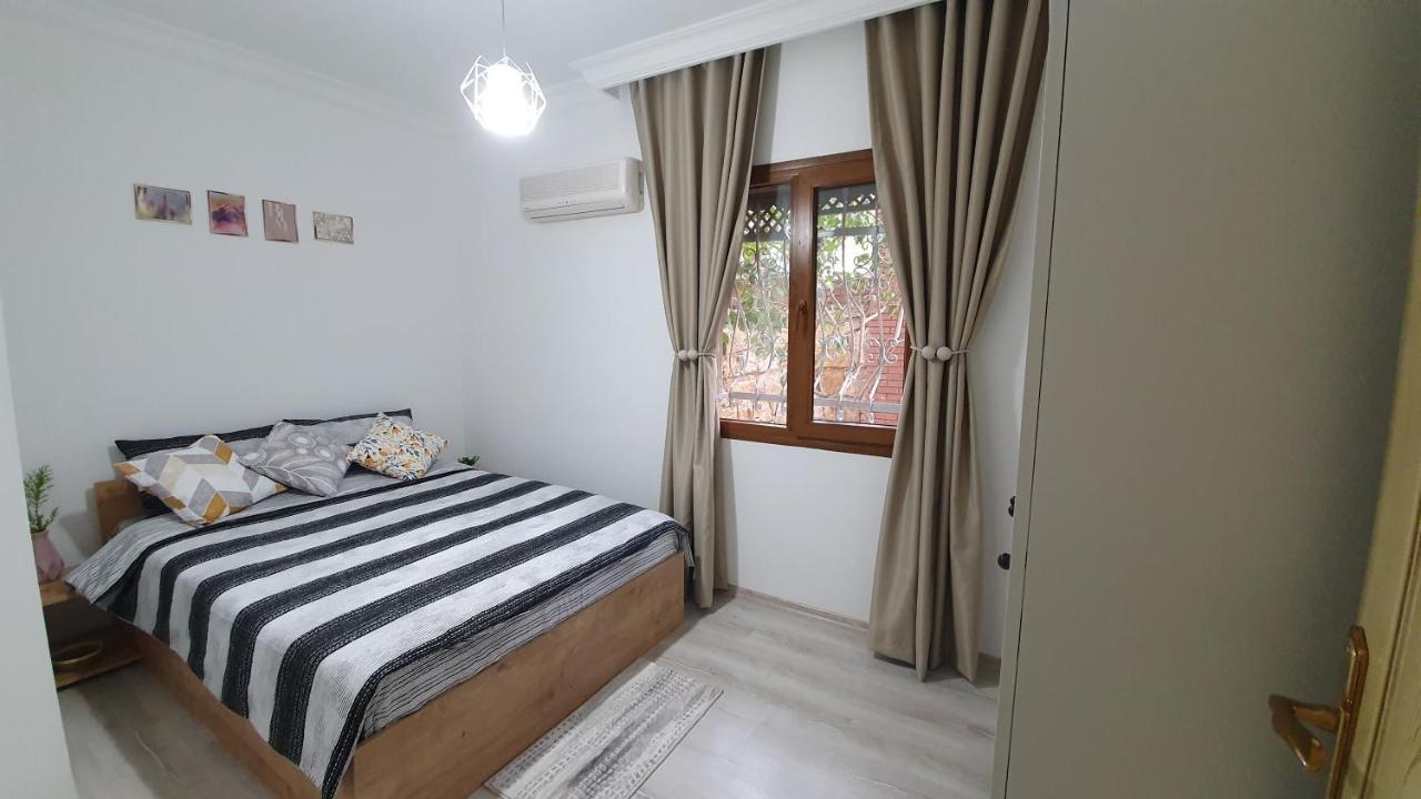 Daire 2+1 Apartm With Garden + Balcony , At Ladies Kuşadası
